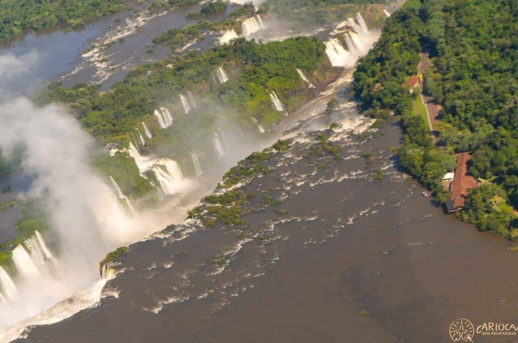 Passeio de helicóptero nas Cataratas do Iguaçu